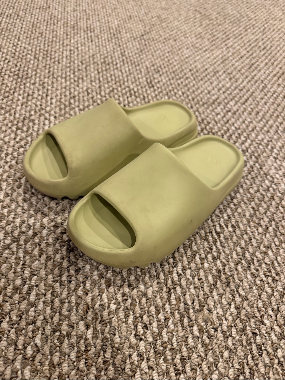 Yeezy Slides by Adidas Light Green Color Size 8 Unisex Great Used Condition